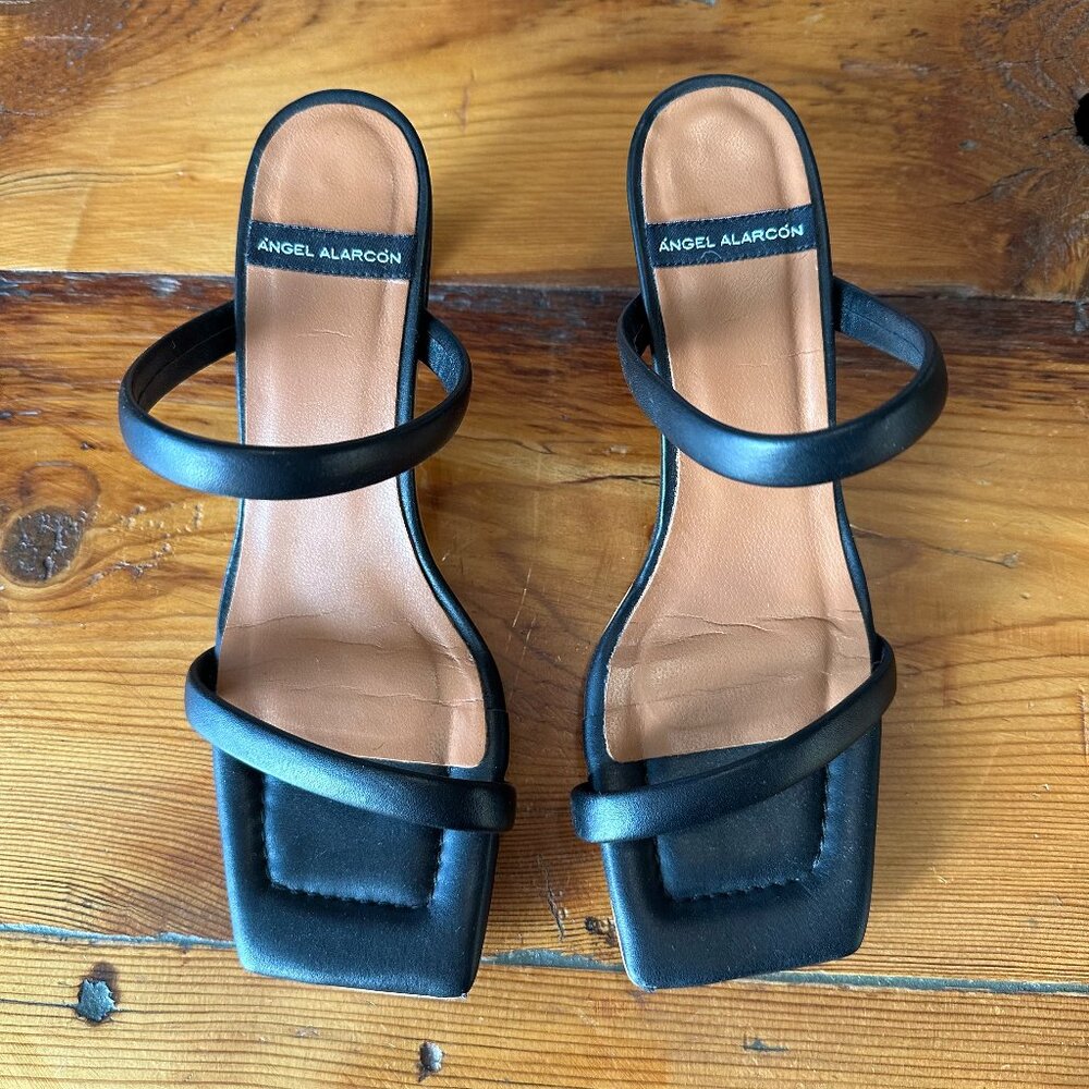 Angel Alarcon Square Toe Strappy Heel – 37/7